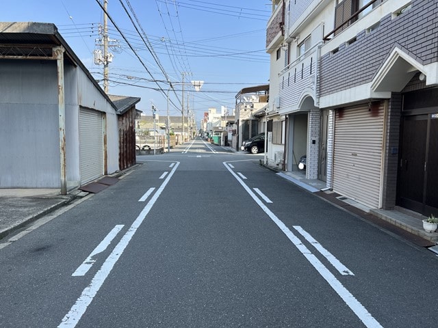 近隣に民家があります。