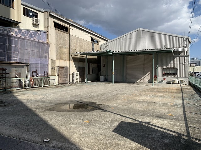 駐車スペース沢山あります。
