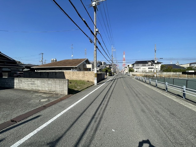 近隣に民家ございます