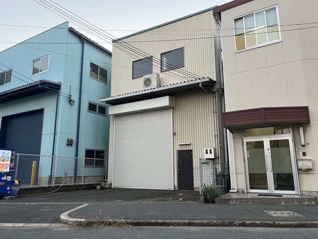 シャッター高さ約4.0ｍあります。