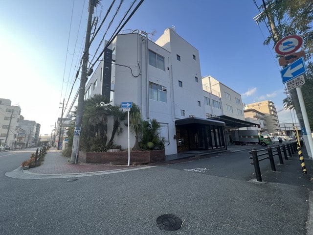 角地の物件となります。