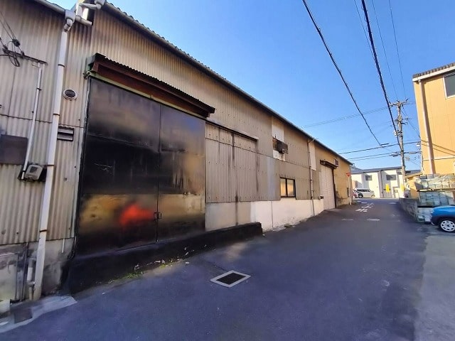 2階に事務所あります！