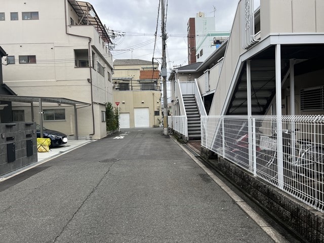 2t車の通行は可能です。