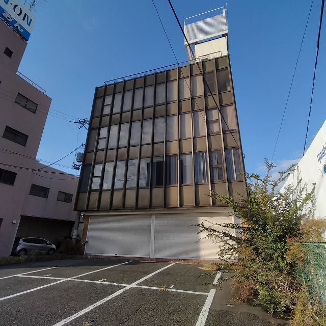 前面に駐車スペースあり
