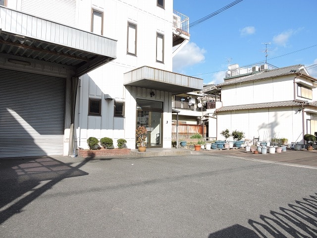 駐車スペース有ります。
