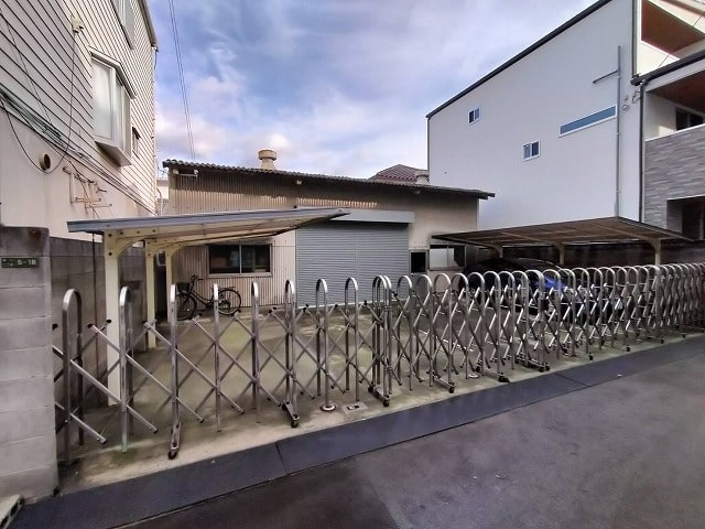 シャッター残置物です。