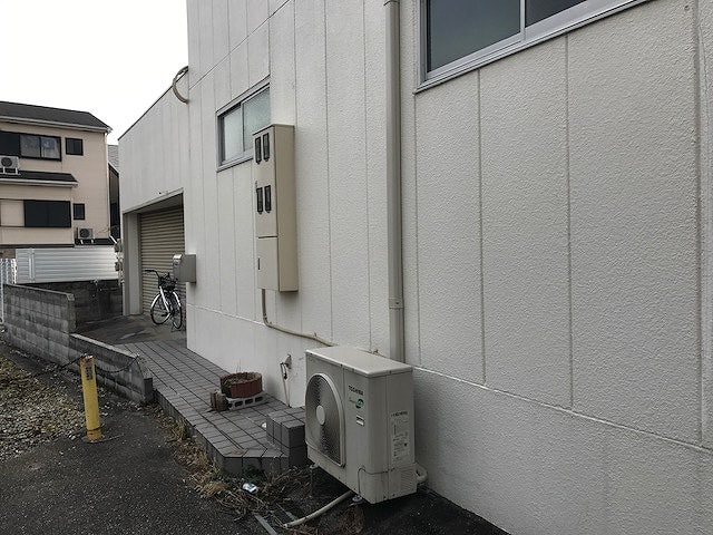 横からも入れますよ