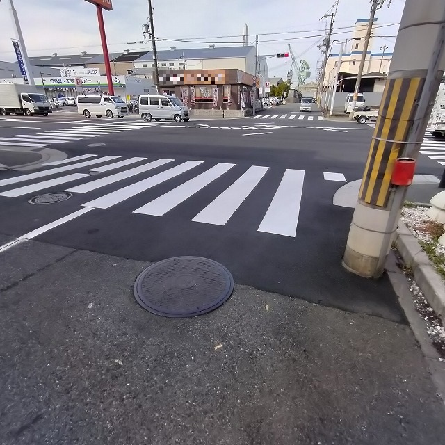 建物側面に接する道路