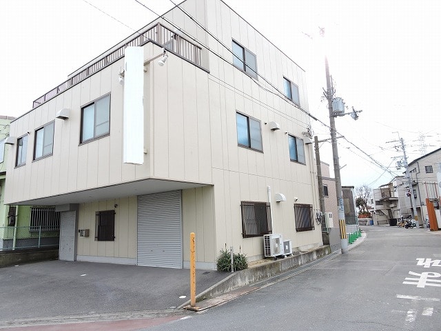 3階建て倉庫営業所