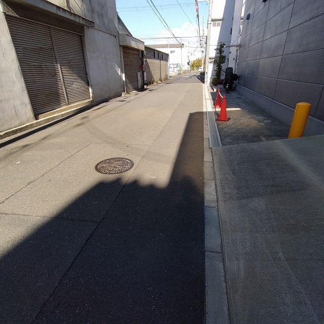 建物前面道路