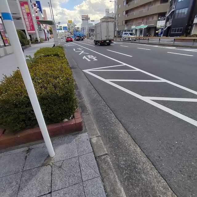 幹線道路沿い
