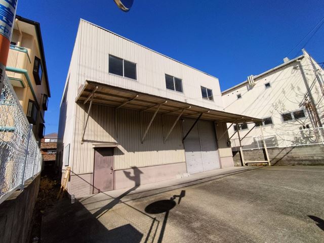 87坪2階建て倉庫