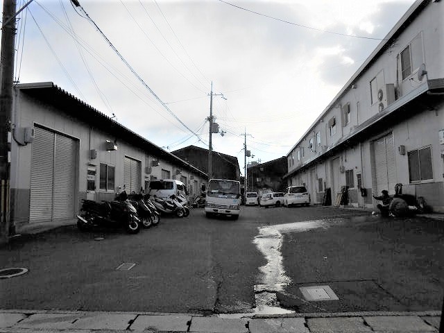 2階建ての建物です。