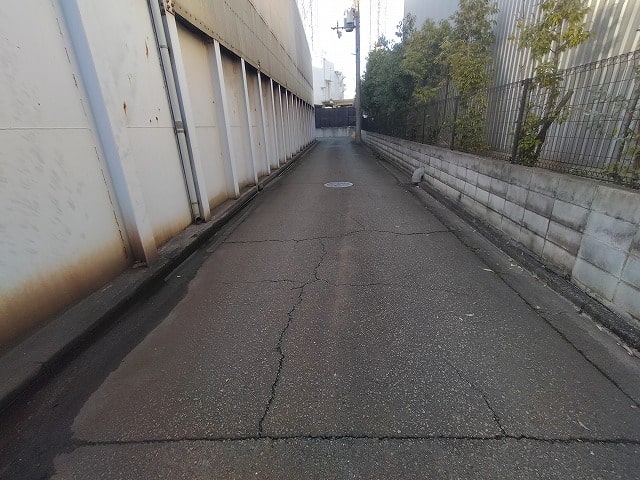 近隣に民家無し