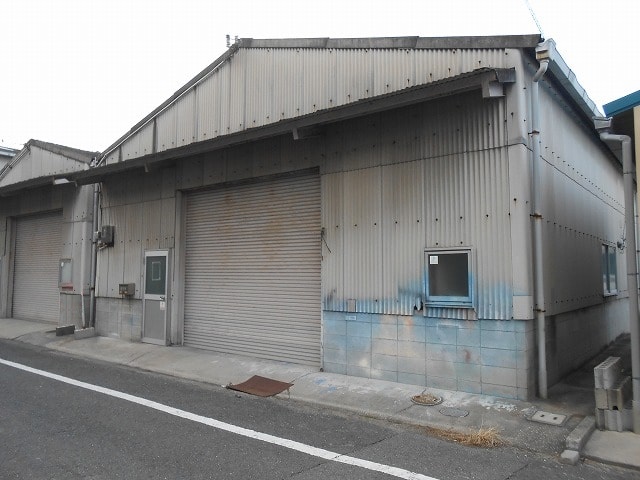第二種中高層住居専用地域です。