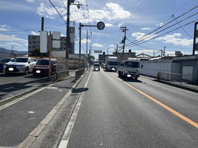 幹線道路沿いになります。