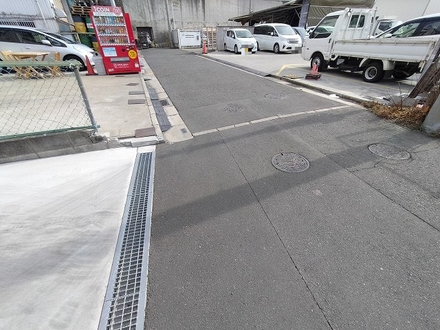 前面道路になります
