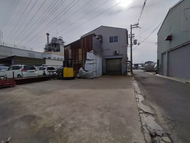 クレーン一基付いております