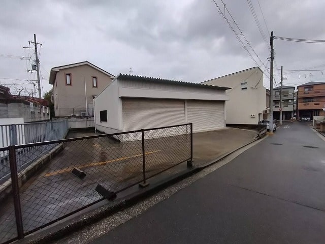 電動スチールシャッター2ヶ所