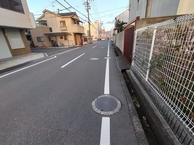 近隣に民家有り