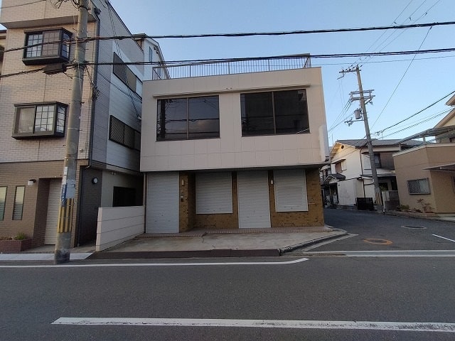 事務所付きです