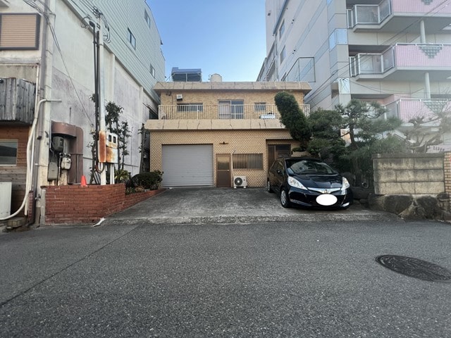 居宅付き倉庫物件となります。