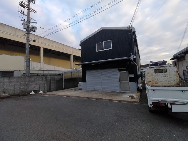 準工業地域にございます