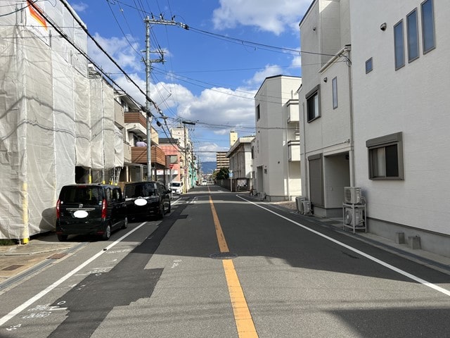 前面道路は大型車規制はありません。