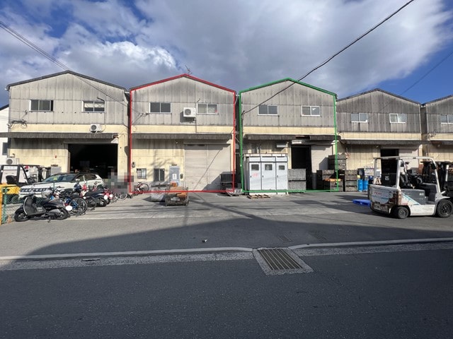 前面に2ｔ車駐車可能です。