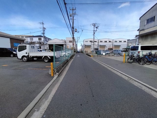 2ｔ車の通行がギリギリです。