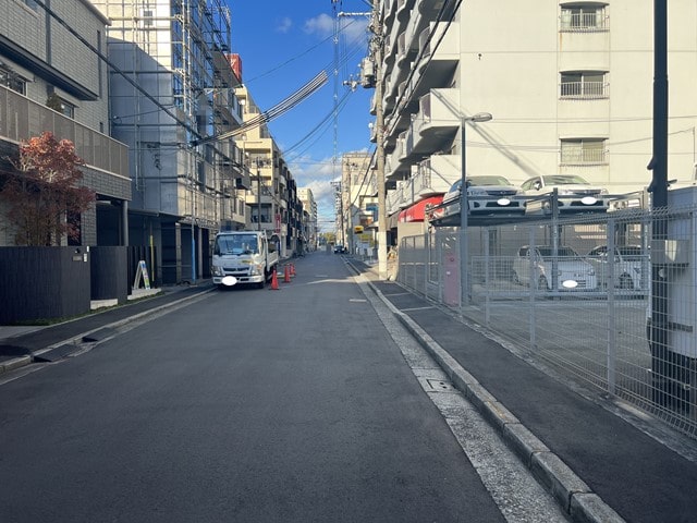 近隣にコインパーキングあります。