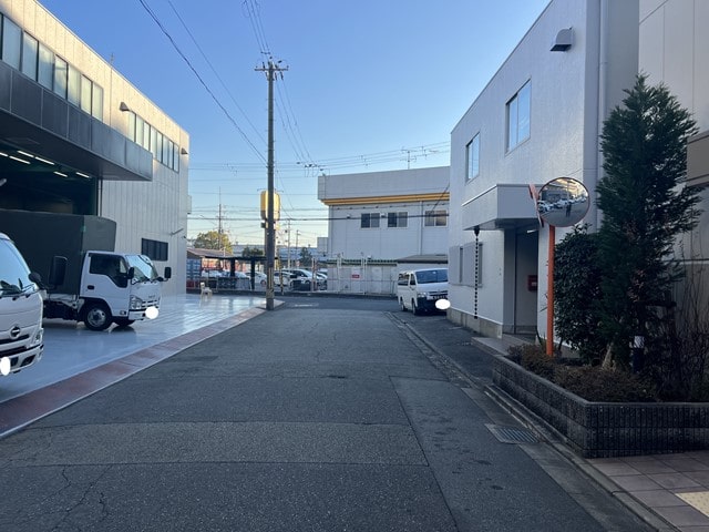 2ｔ車の通行がギリギリです。