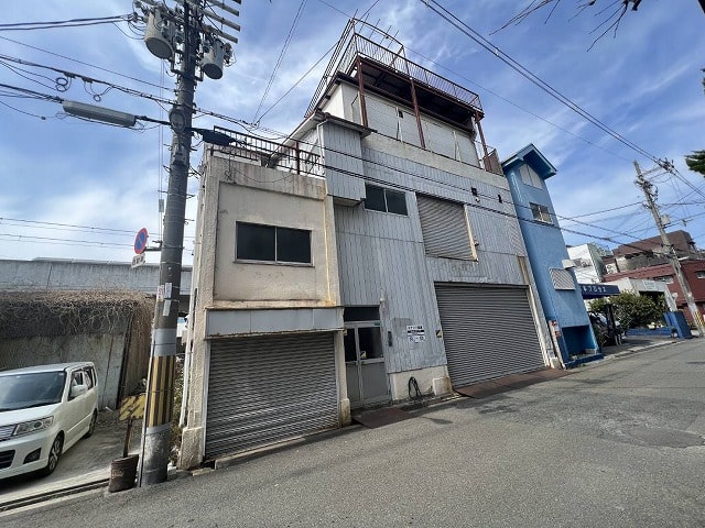 JRおおさか東線【衣摺加美北】駅から徒歩２分です。