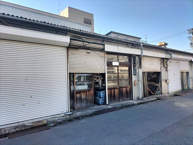 連棟倉庫です