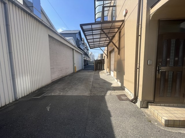 軽自動車1台駐車可能です。
