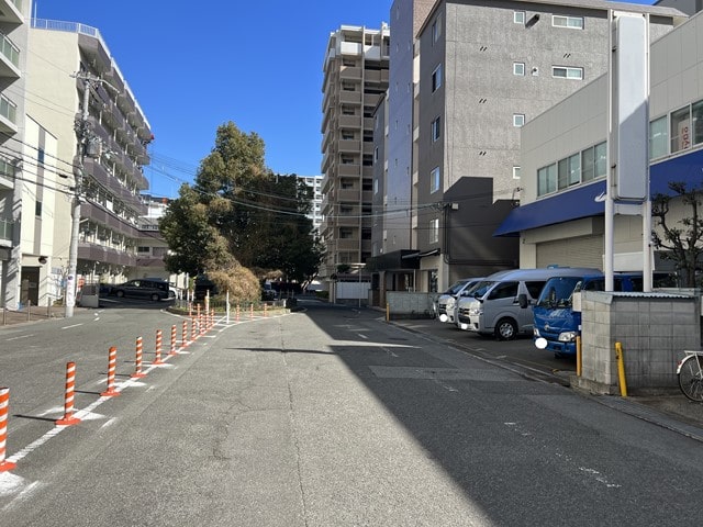 地下鉄江坂駅から徒歩6分です。