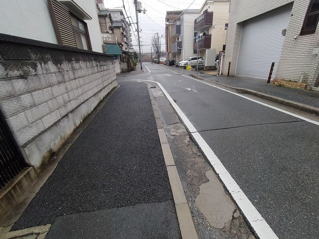 近隣に民家有り