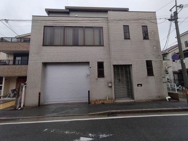 事務所付きです