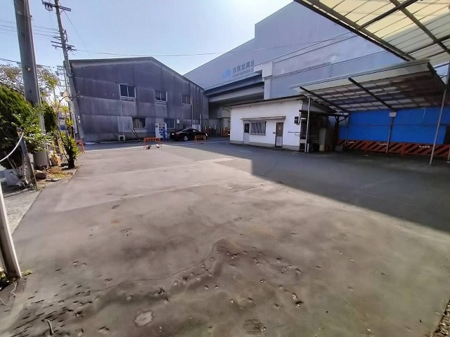 10tやコンテナも可能な空地