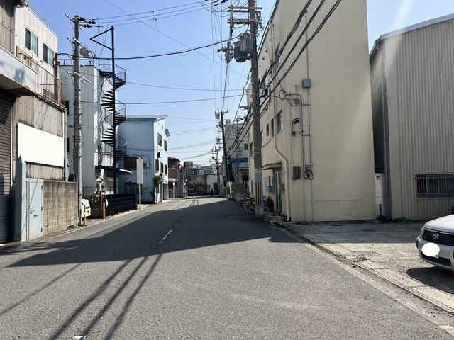 近隣にコンビニエンスストアがあります。