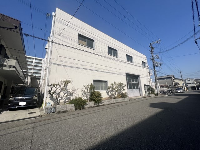 一部に事務所あります。