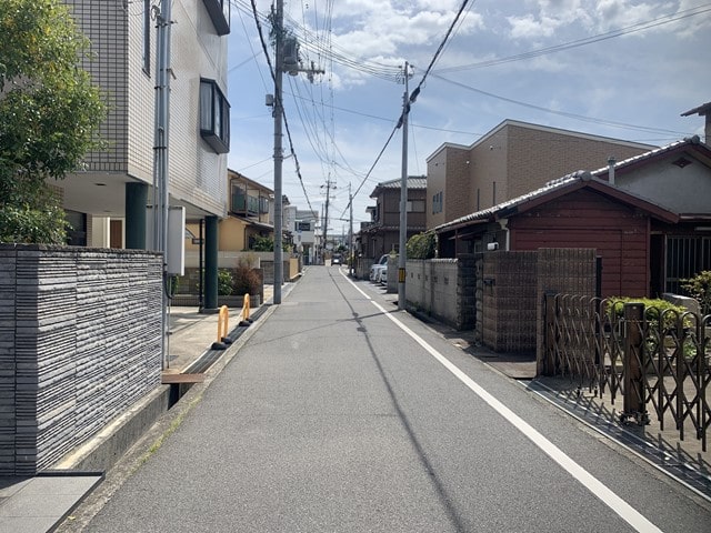 乗用車の通行のみ可能です。
