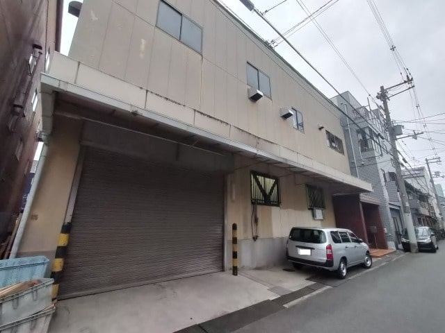1Fは天井高5ｍ以上。