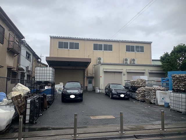 近隣に民家があります。