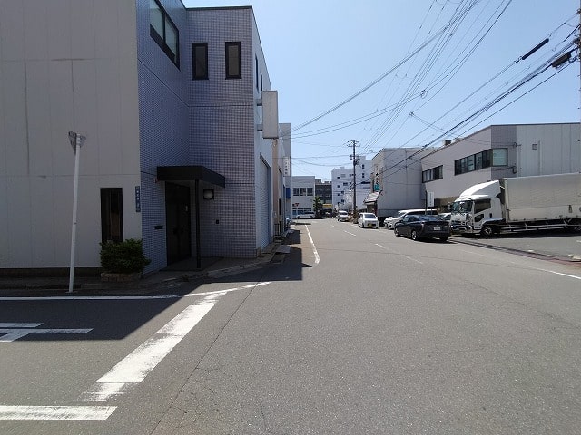 前面道路も広く搬入がしやすいです