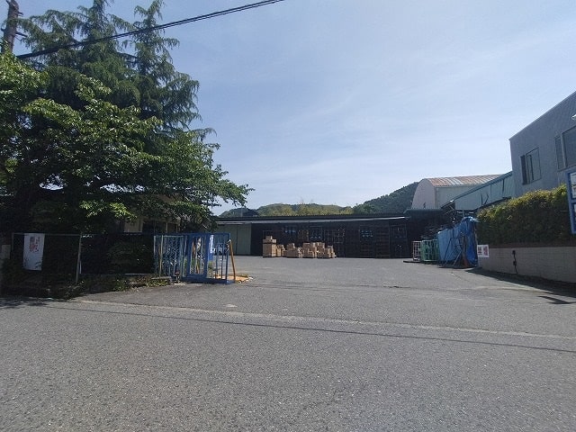 前面に空地スペースございます