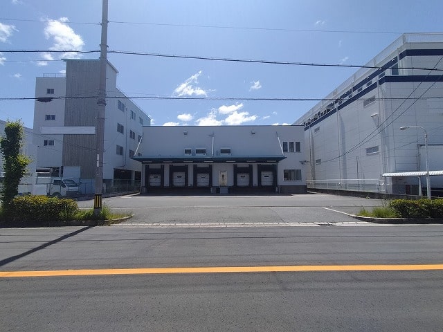 前面道路広く空地広い