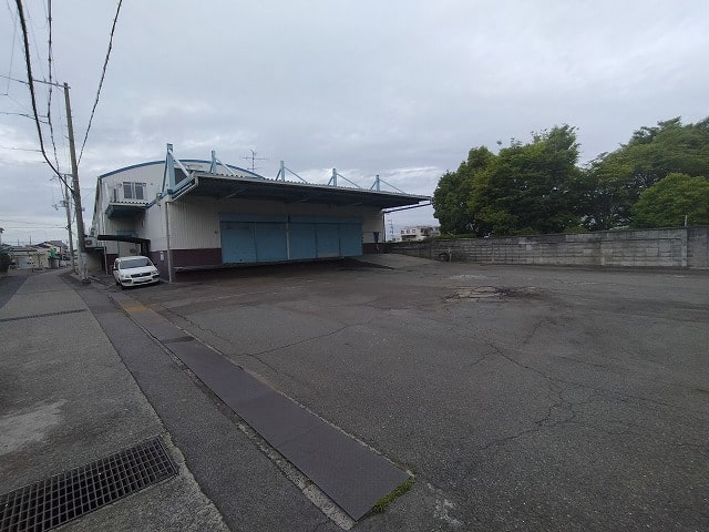 建物裏側部分になります