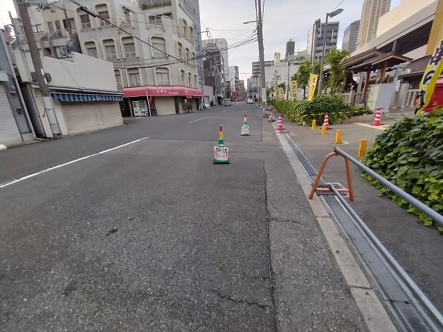 前面道路広々としております