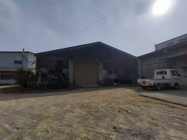 平屋建て倉庫です